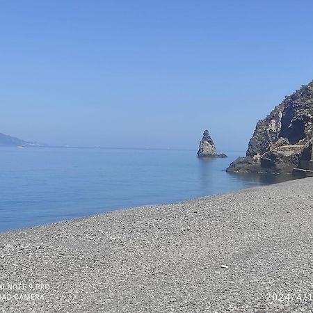 Appartamento Rocche Rosse Acquacalda Exterior photo